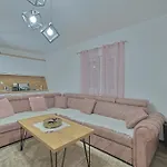 Villa Mila 1